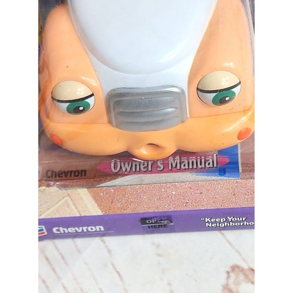 Vintage 2003 Chevron Cars Summer Scoop Ice Cream Toy Truck - Picture 3 of 16